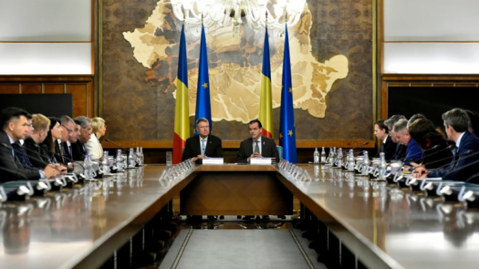 Klaus Iohannis a început o serie de consultări cu miniştrii