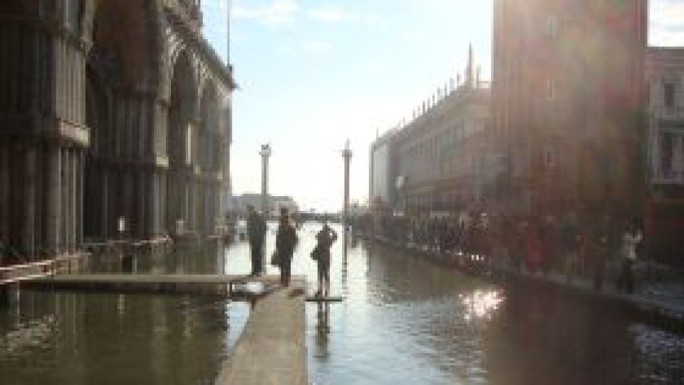 Veneţia este din nou inundată
