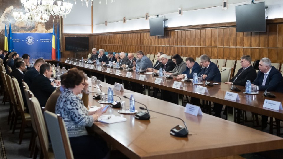 Sindicatele cer guvernului o creștere mai mare a salariului minim