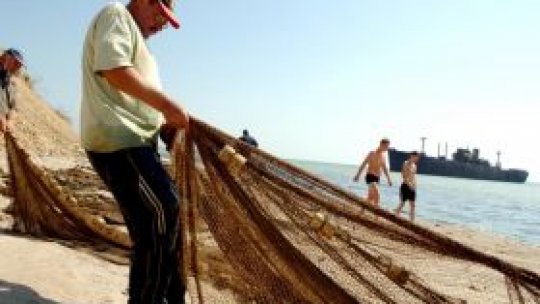Prohibiţia la pescuit în Delta Dunării va începe anul viitor mai devreme