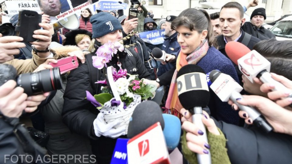 Miting de susţinere pentru Laura Codruța Kövesi în Piaţa Victoriei