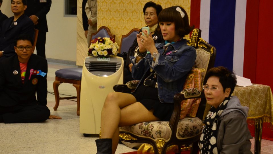 "Prinţesa thailandeză" candidează pentru funcţia de premier