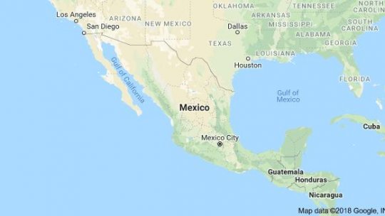 Un număr mare de migranţi din Mexic se află la graniţa sudică a SUA