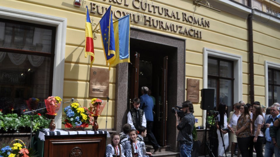Români din Cernăuți: Alegerile din Ucraina pot duce la o schimbare