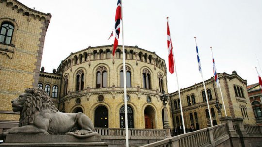 Fondul suveran al Norvegiei îşi reduce expunerea pe petrol şi gaze naturale