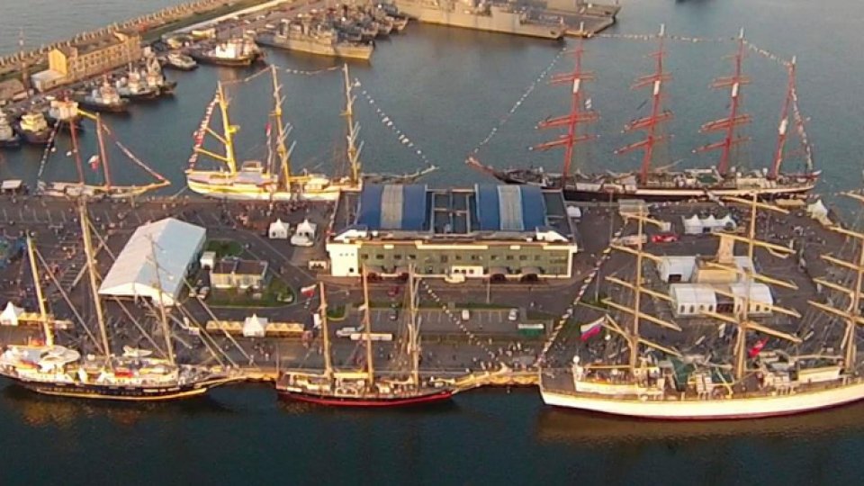 Estonia şi Polonia interzic accesul în apele lor a unui velier din Crimeea