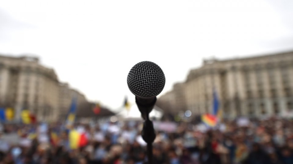 În România, "se constată o creştere a cenzurii politice şi a autocenzurii"