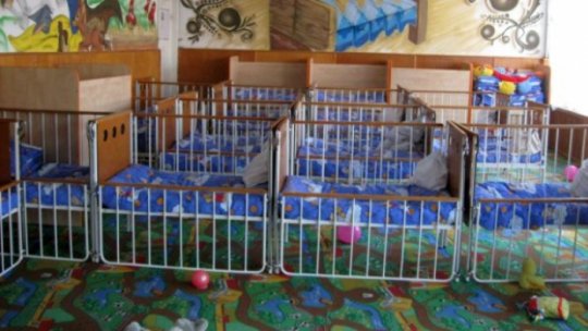 Trei angajate şi coordonatoarea unei creşe din Iaşi au fost concediate