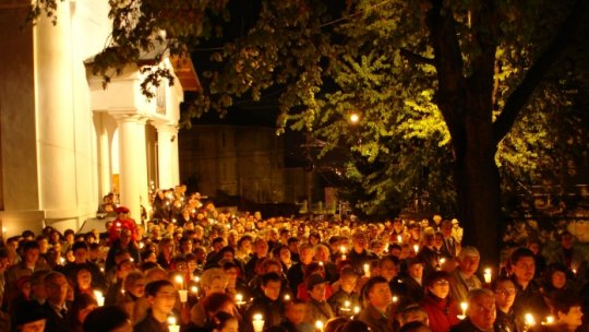 Românii ortodocşi şi greco-catolici au participat la Slujba Învierii 