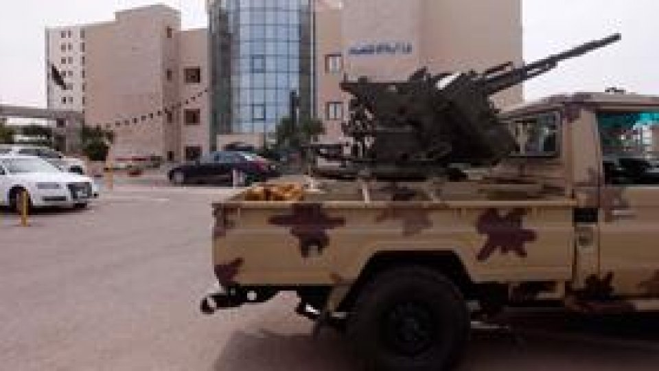 Aeroportul funcţional din Tripoli, capitala Libiei, ţinta unui raid aerian
