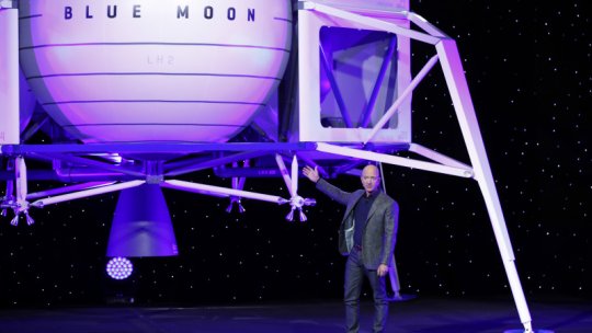 Modulul Blue Moon. Jeff Bezos intră în cursa pentru recucerirea Lunii