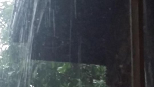 Cod Galben de ploi de la meteo şi Portocaliu de inundaţii de la hidrologi