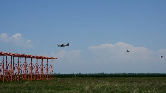 Exerciţiu de desant aerian la Baza Aeriană Boboc (FOTO)