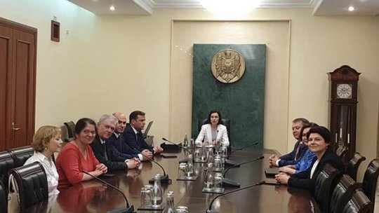 Chișinău-Maia Sandu cere demisia judecătorilor de la Curtea Constituţională