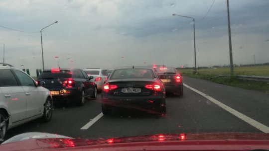 Reparaţiile la Autostrada Soarelui aglomerează şi blochează traficul