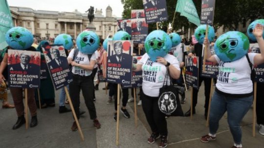 Amplă demonstraţie anti-Trump în Trafalguare Square, la Londra