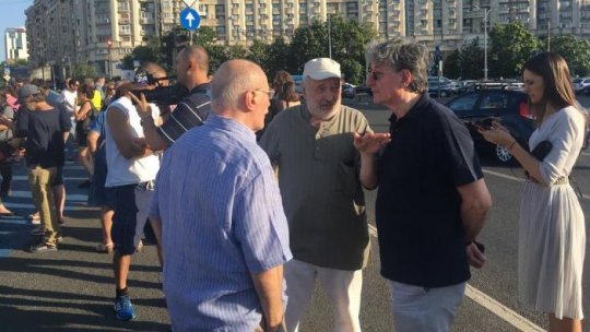 Romanian actors protest against budget cuts