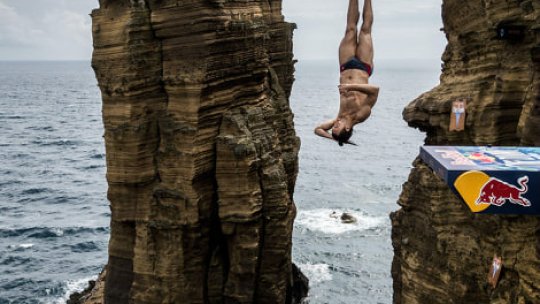 Cătălin Preda își continuă evoluția în Seria Mondială Red Bull Cliff Diving