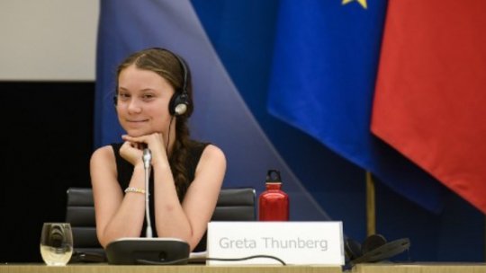 #ÎncălzireGlobală: O adolescentă suedeză se adresează deputaţilor francezi