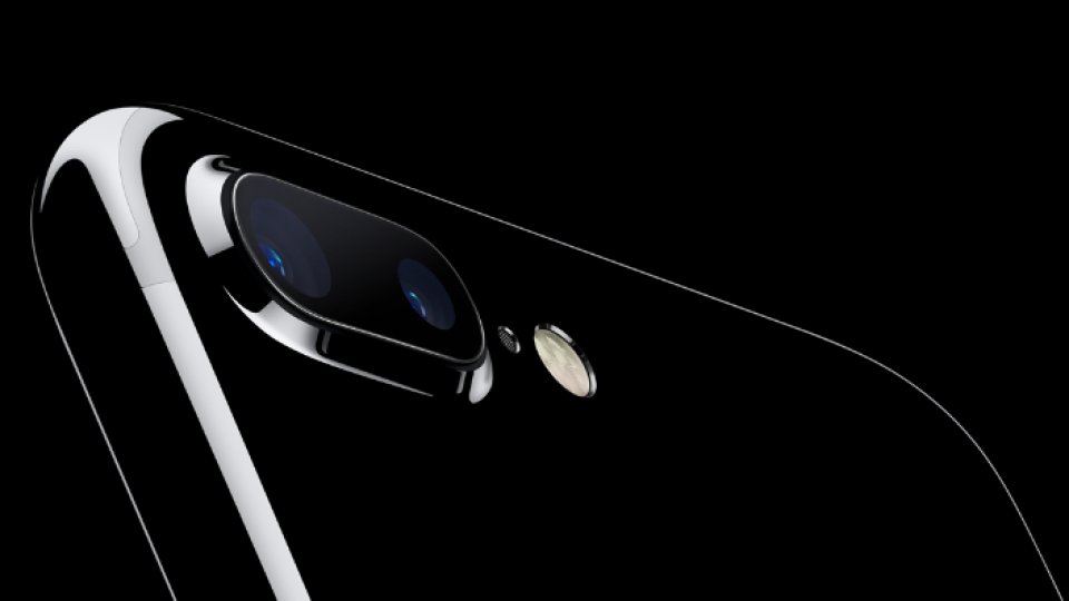 Apple anunţă o scădere a profitului în al doilea trimestru