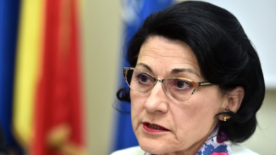 Ministrul Educaţiei, Ecaterina Andronescu a fost demisă de premierul