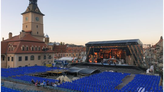 Festivalul "Cerbul de Aur" începe în Piața Sfatului din Brașov