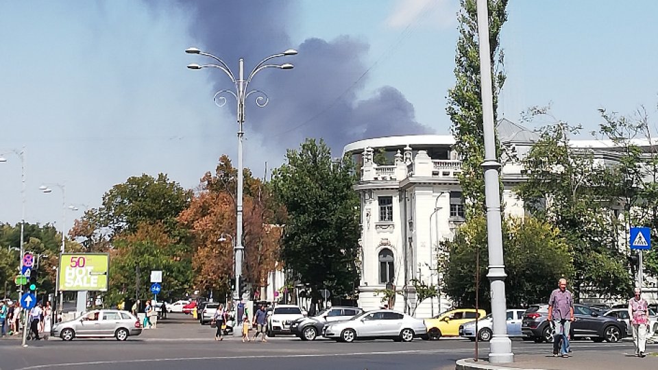 Incendiu puternic în nordul Capitalei, Cartierul Băneasa
