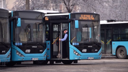 Autobuz STB răsturnat în Dâmboviţa