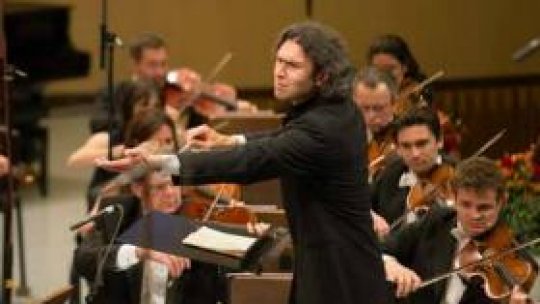 E nevoie de "mai multe spectacole teatrale în Festivalul Enescu"