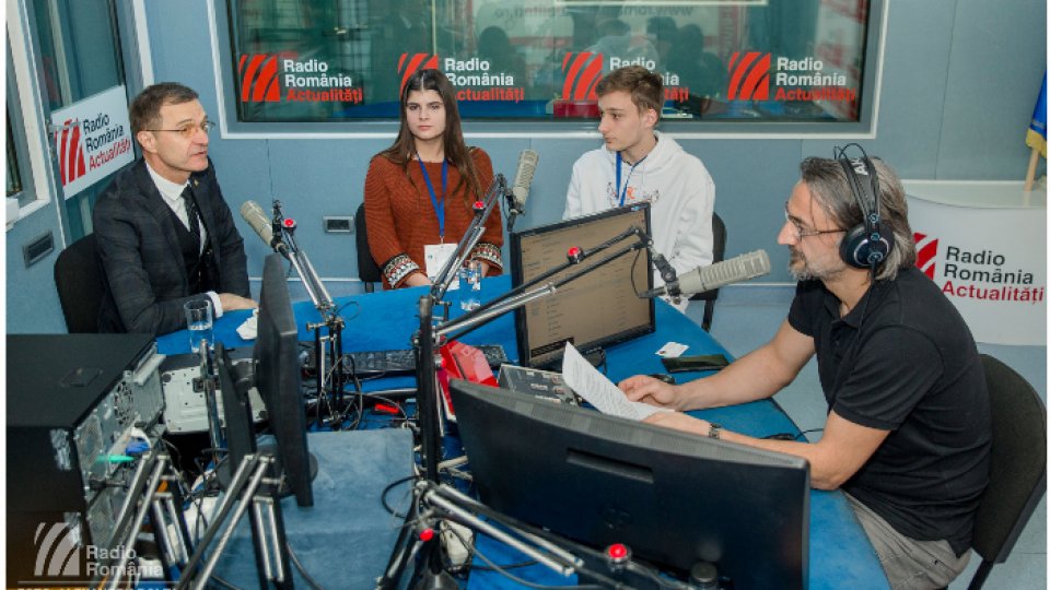 „Școala de vacanță a Academiei Române” la Radio România