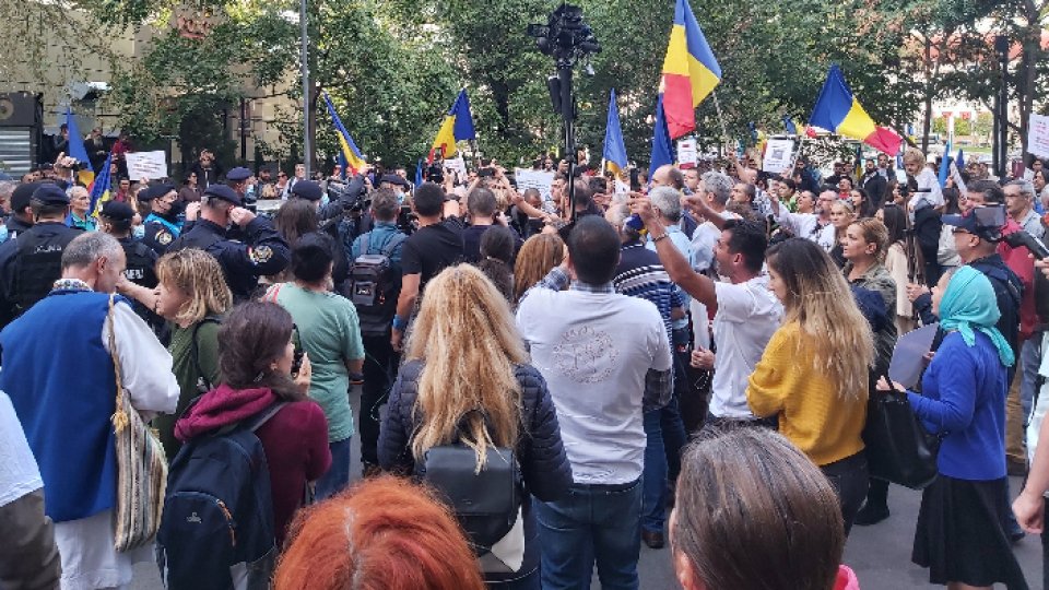 București: Protest față de măsurile luate de autorităţi #coronavirus