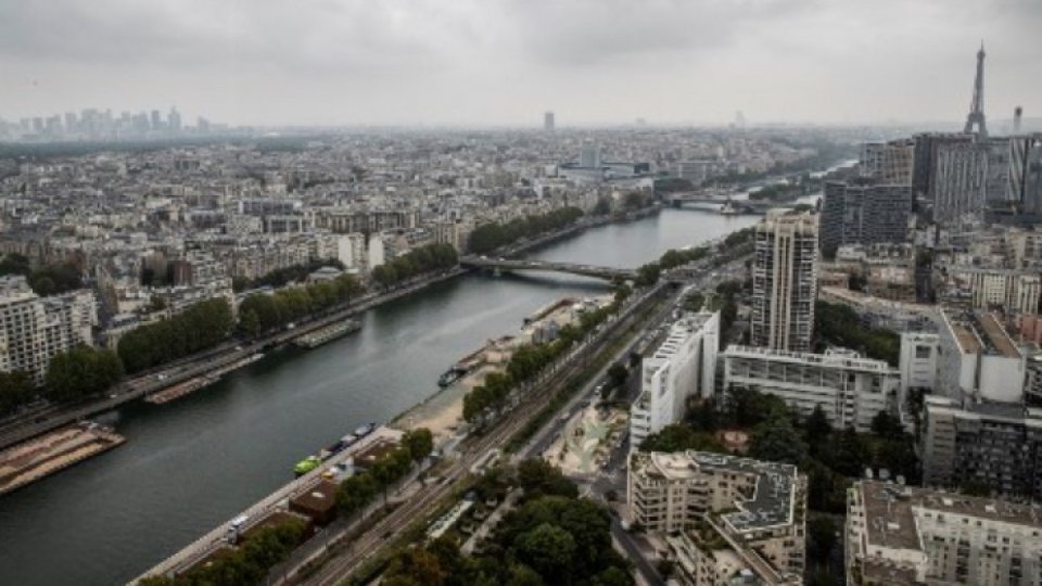 Franţa a declarat stare de urgenţă de sănătate 