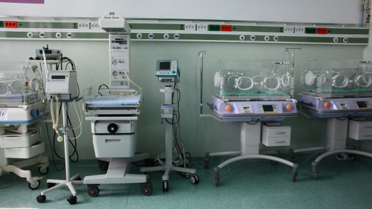 Trei cadre medicale infectate la singura maternitate COVID-19 din Hunedoara