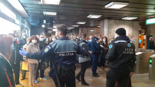 Circulatia metroului pe magistralele 1 si 3 se desfasoara cu dificultate