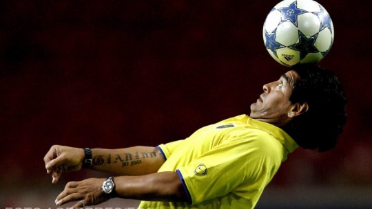 Fostul mare fotbalist Diego Maradona a murit