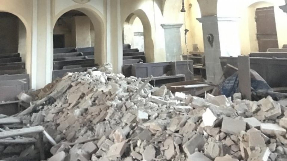 S-a prăbușit tavanul bisericii fortificate din Alțâna