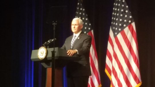 Vicepreşedintele american, Mike Pence, a fost vaccinat