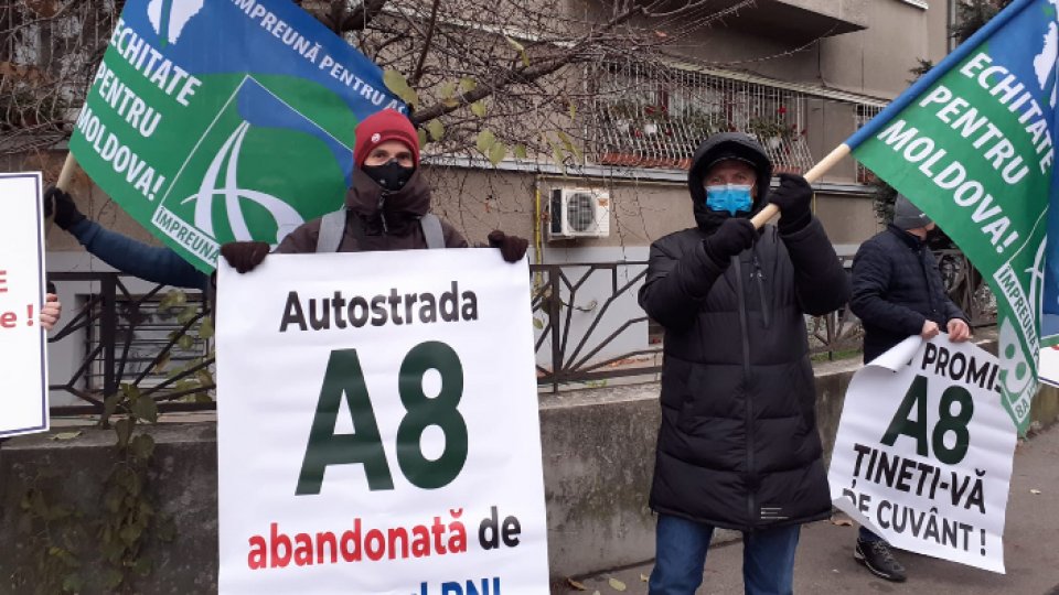 Protest în faţa Palatului Cotroceni