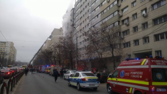 Incendiu într-un bloc din București