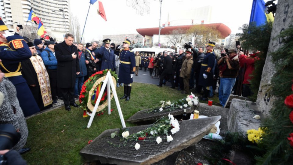 Preşedintele Klaus Iohannis a depus o coroană de flori