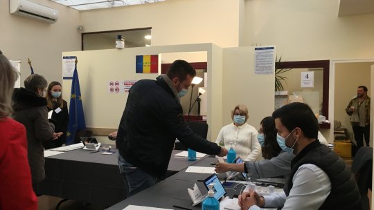 Prima zi a votării la alegerile parlamentare pentru românii din străinătate