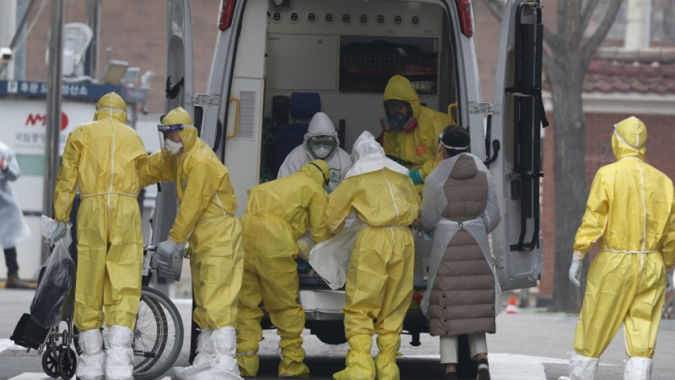 Suspectă de infectare cu noul coronavirus, transportată la Timișoara