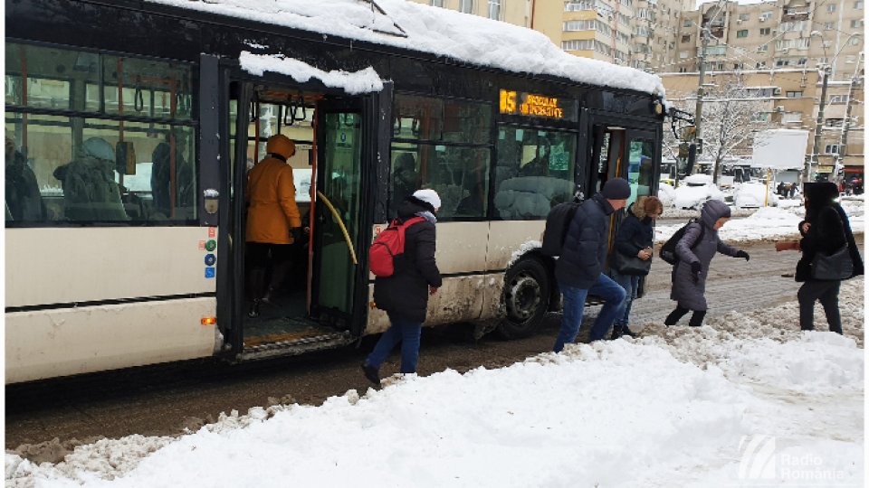 Circulaţia rutieră, redeschisă pe mai multe tronsoane de drumuri naţionale