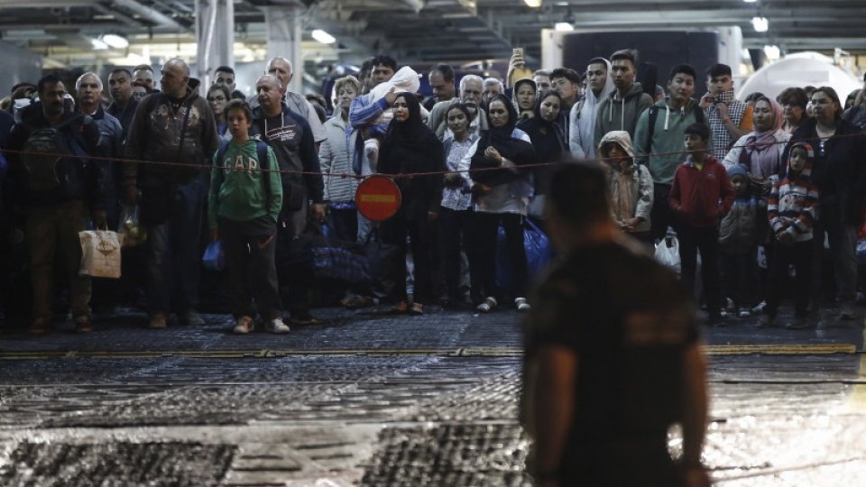 Mii de migranţi au încercat să forţeze graniţa dintre Turcia şi Grecia