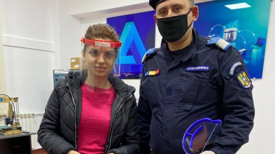 Galați: Vizete pentru jandarmi, fabricate la imprimanta 3D a Universității