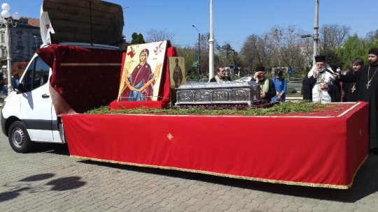 Arad: Procesiune cu racla Moaştelor Sfântului Ioan Gură de Aur