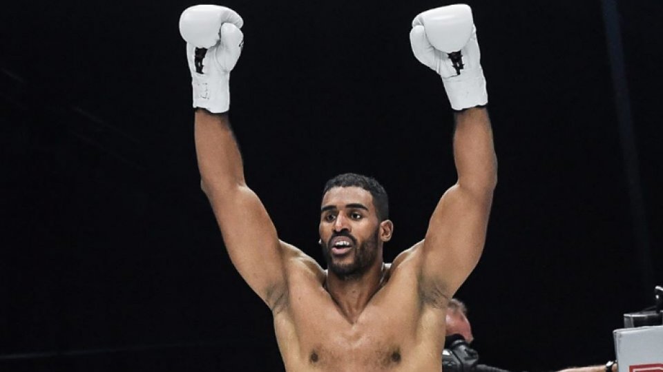 Kickboxing: Lupta dintre românul Benjamin Adegbuyi și Badr Hari, amânată