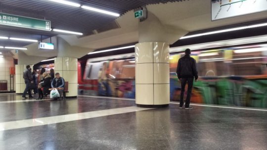 Echipe de control de la poliție și jandarmerie la metroul din Bucureşti