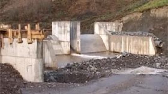 "Planul Hidroelectrica de a cumpăra active CEZ ar putea afecta listarea"