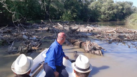 Galați: Acțiune de deblocare a cursului de apă al Prutului